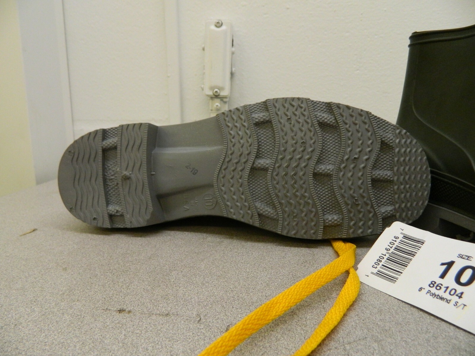 Dunlop Steel Work Boot Protective Footwear Men’s Size 10 Medium Width 86104-10