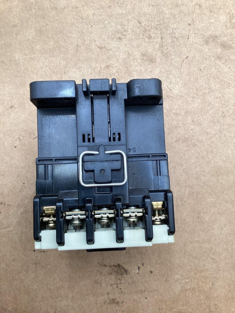 Fuji Electric SC-5-1 Magnetic Contactor; 4NC0H0; 20A 600V