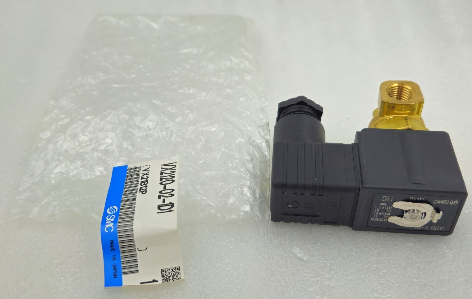 SMC VX2120-02-1D1 SOLENOID VALVE AC 100V 50/60Hz AC 110V 60Hz FAST SHIP
