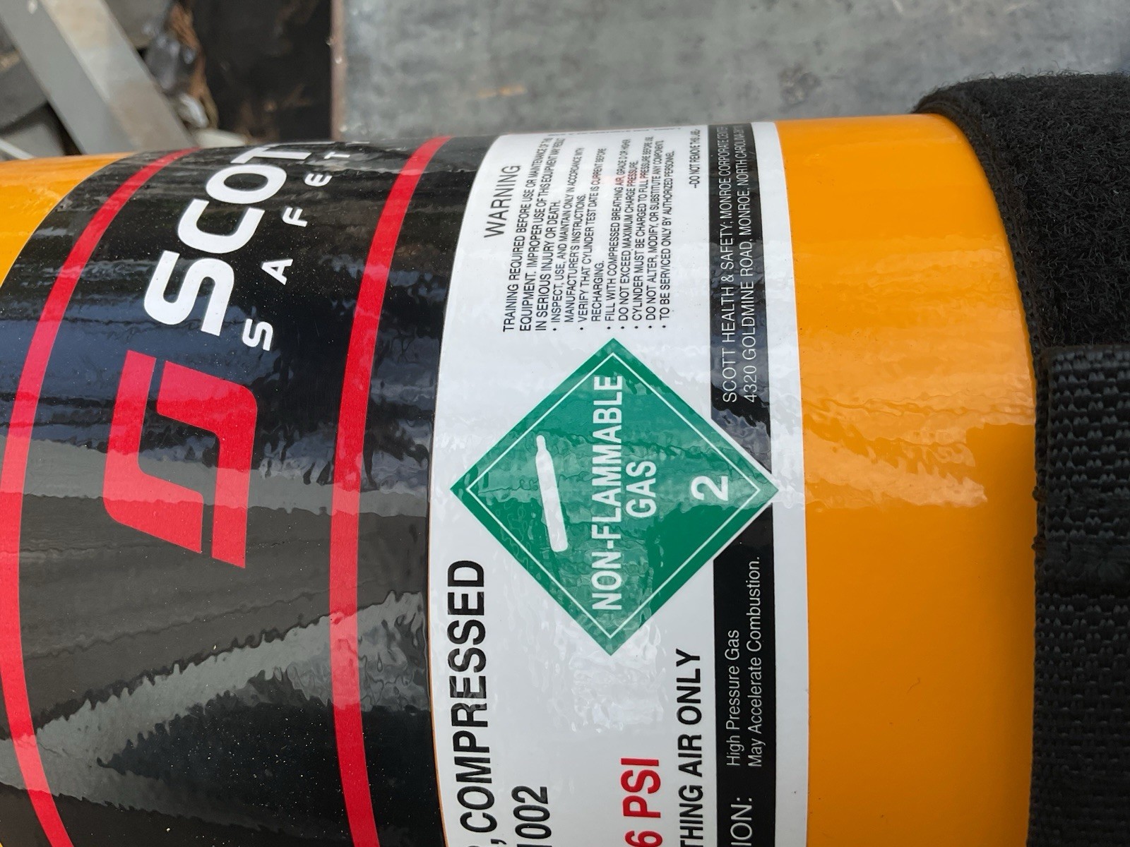 3M Scott 2216 PSI SCBA Air Cylinder W/Hard Case P/N 200874-01 Empty Hydro 11/24