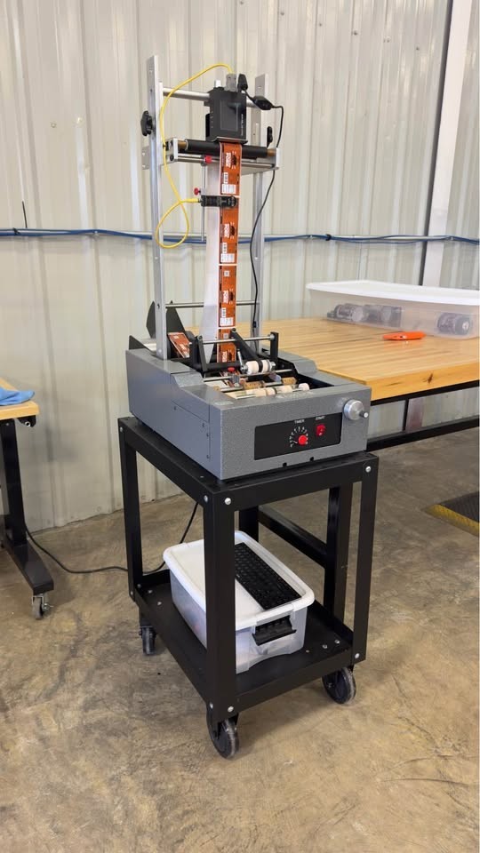 Semi-Auto Labeler with Integrated Smart-Jet Blue Coder