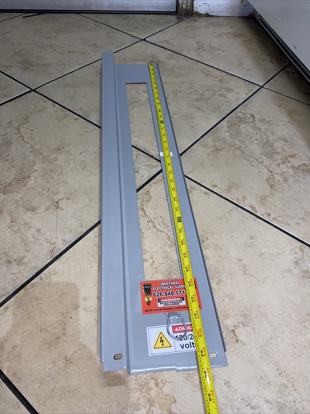 SIEMENS DEAD FRONT COVER 200A 120/240V 1 PH 20 SPC LONG 33 3/4 WIDE 6 1/2