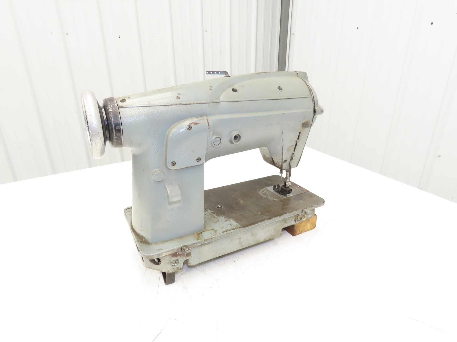 Singer 457G1 Industrial Sewing Machine Head Single Needle Lockstitch Zig Zag