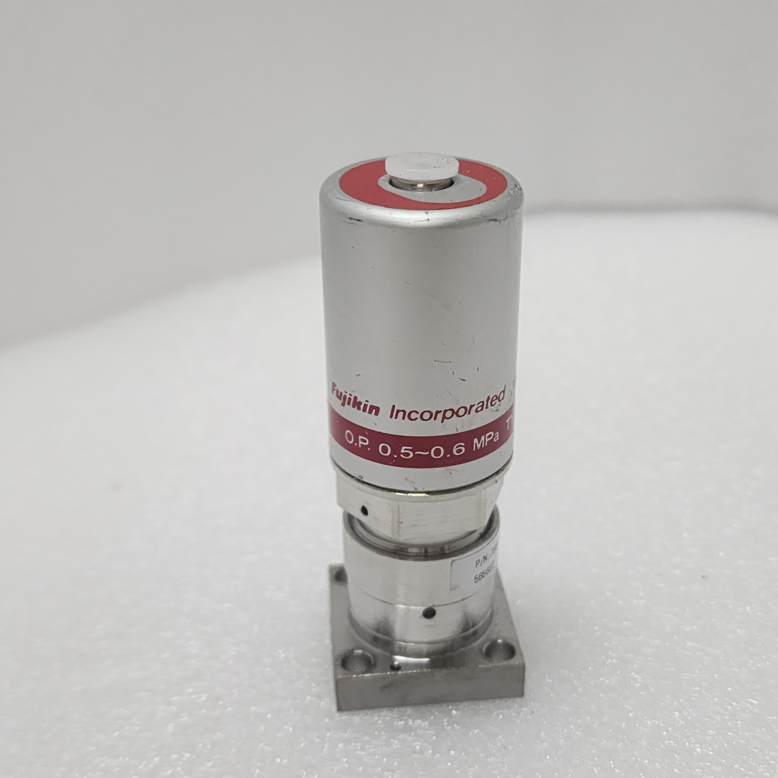 Fujikin 0.5-0.6 MPa C No 565602 , Lam 766-197844-003 Rev C Type NC. Valve,_97966