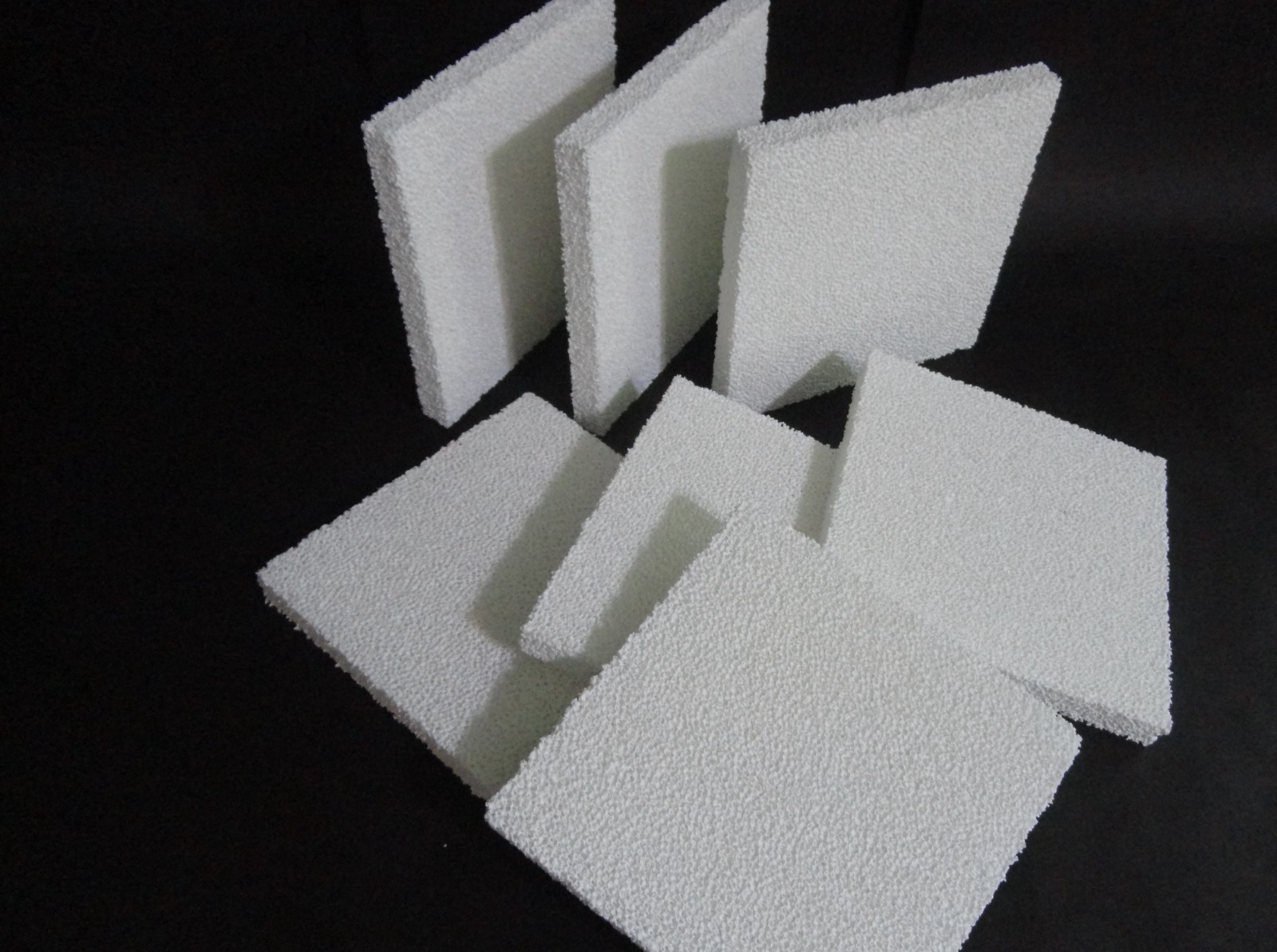 ONE 6″ x 6″ HIGH PURITY RECTANGULAR RETICULATED SPONGE ALUMINA 30 ppi No. 821