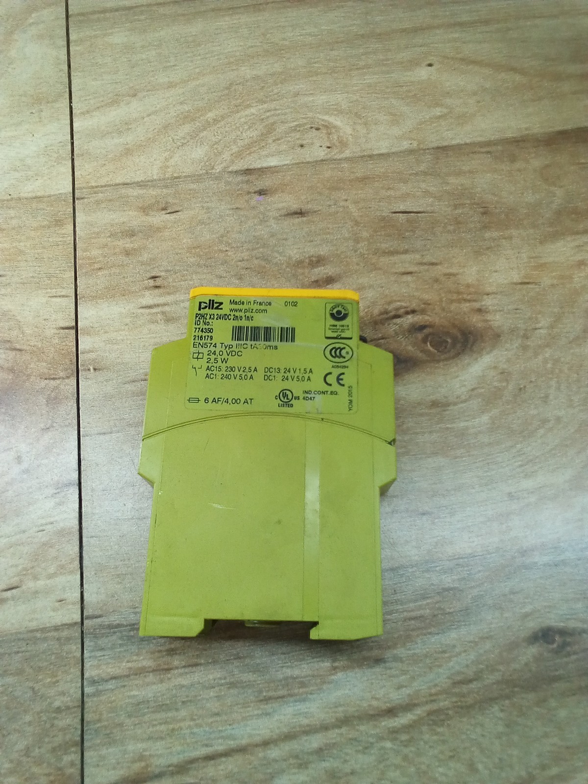 PILZ P2HZ X3 24VDC 2N/O 1N/C Safety Relay774350