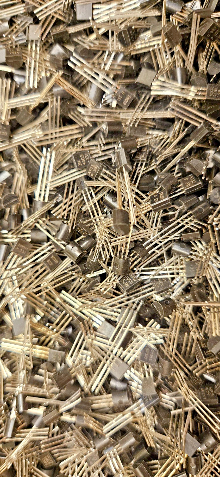 Lot of 1000 TO-92 Transistors Mixed Types Assorted Bulk Electronic Parts NPN PNP
