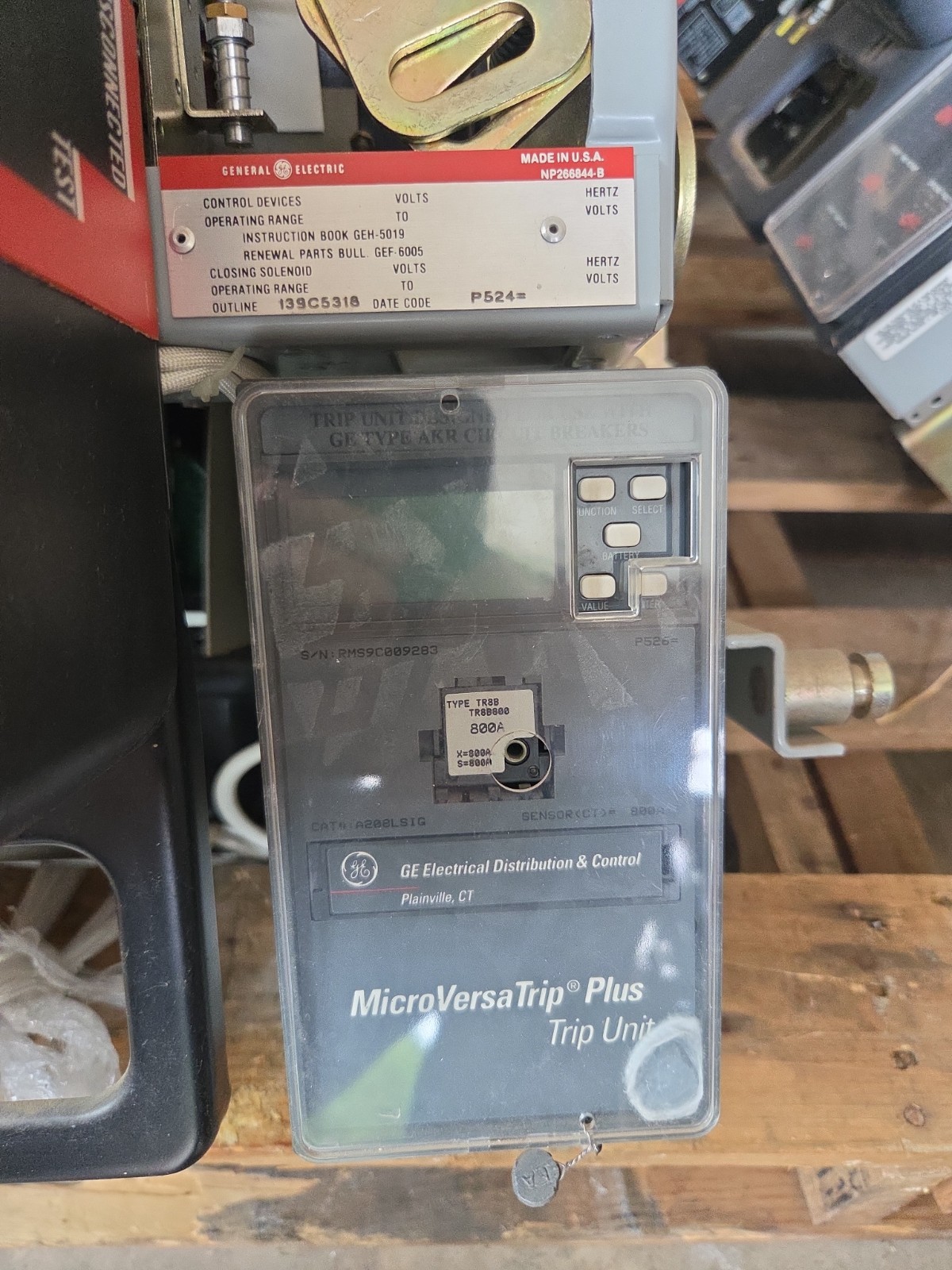 GE AKRU-10D-30 800A Fused Air Circuit Breaker LSI Trip Unit A208LSIPM 800 Amp MO