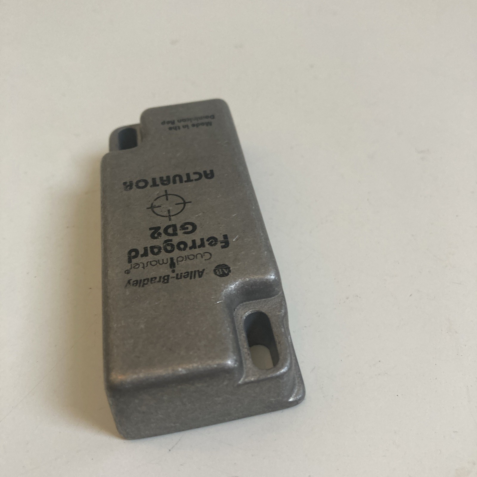 ALLEN BRADLEY GUARD MASTER FERROGARD GD2 ACTUATOR made in Dominican Republic