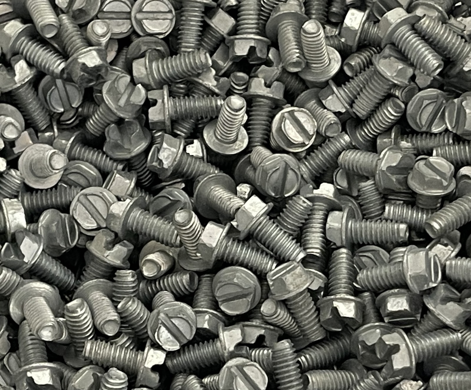 (100) 12-24 x 1/2″ Hex Head Thread Forming Screws Zinc Plated Slotted Hex Drive