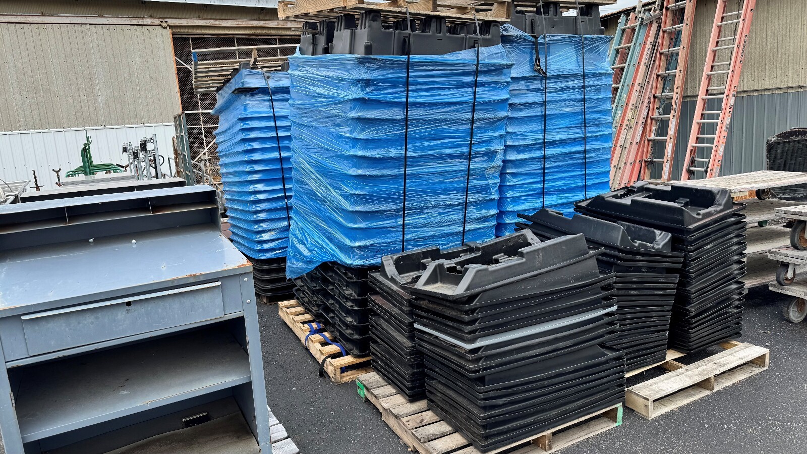 (12) Transmission, Engine Transportation Case, Poly Shipping Container