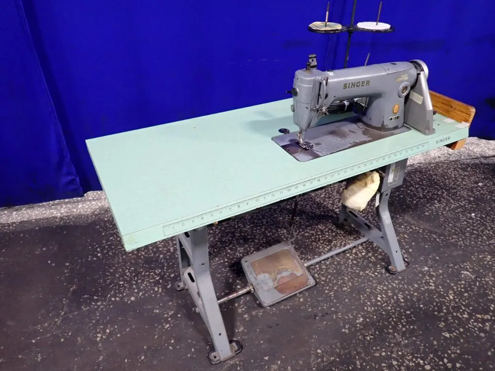 SINGER SEWING MACHINE 281-3