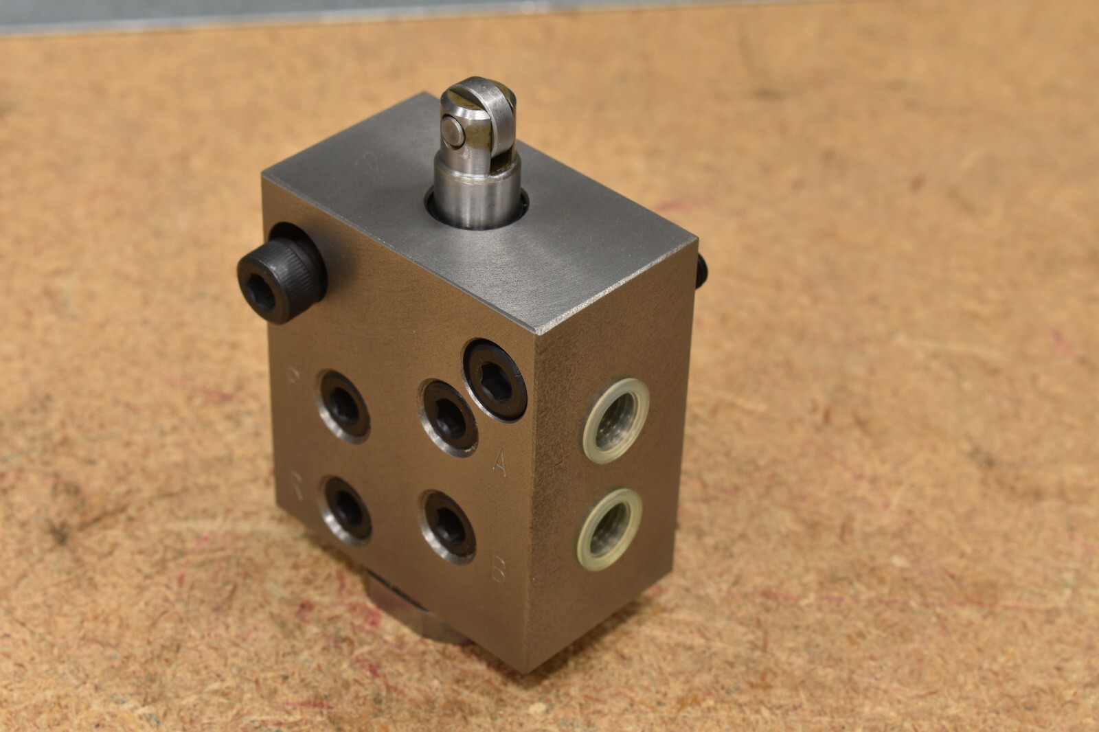 TOYO-OKI HF2-PG1K-01, Hydraulic Control Flow Valve, 17K1, HD1-42MT-BCA-02A-04KI
