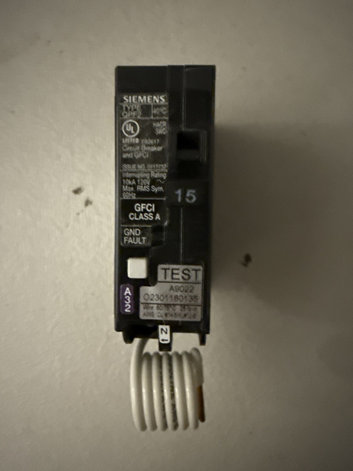 30 PCS Siemens QF115A 15A GFCI Circuit Breaker