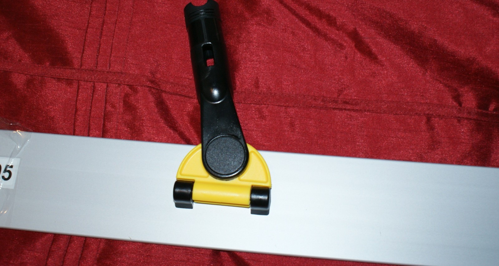 Rubbermaid Commercial Products HYGEN Microfiber 35″ Quick Connect Mop Frame#9205