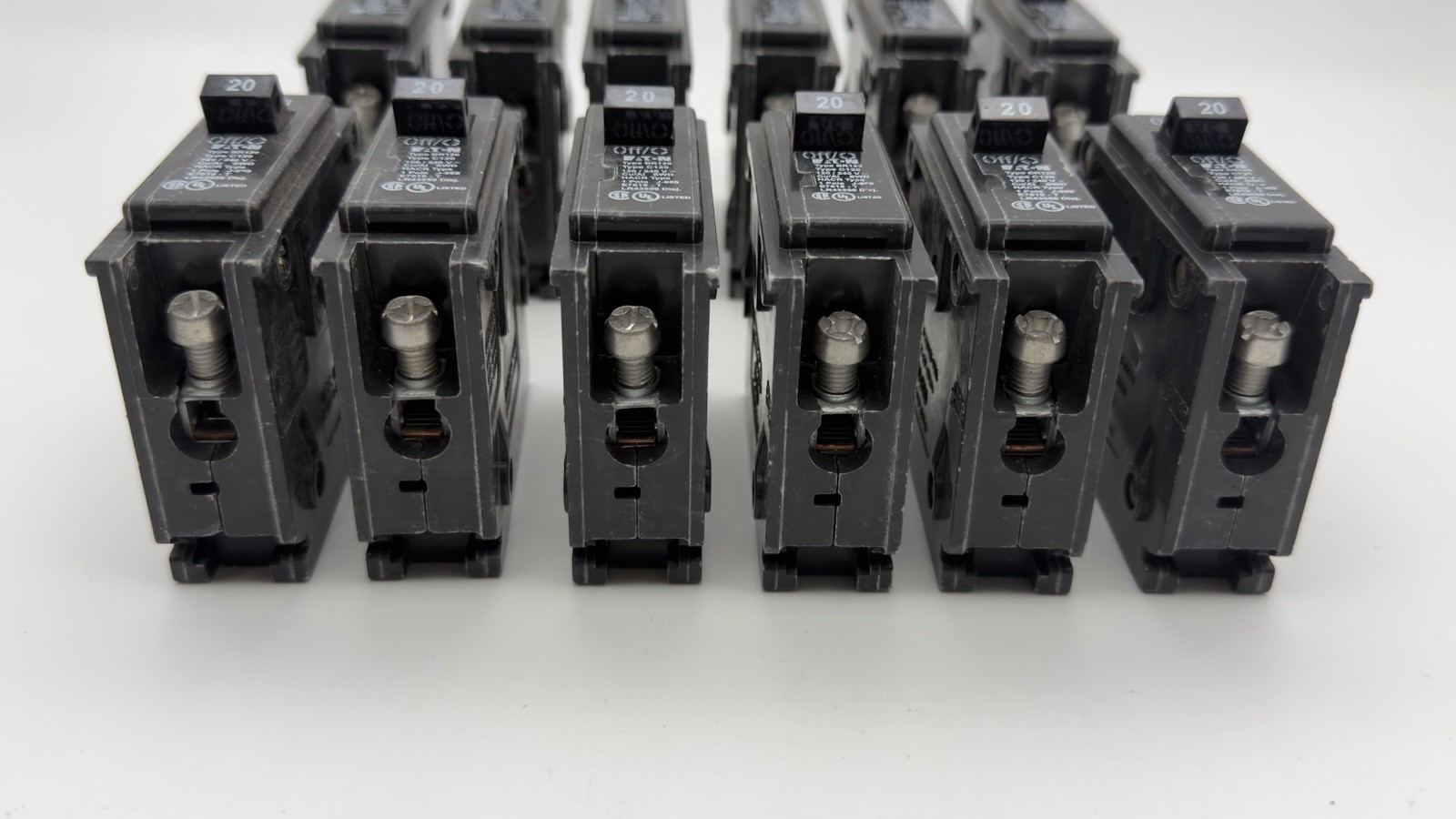 Lot of 12 – Eaton BR120 & C120 20A 1P Circuit Breakers NEW OPEN BOX