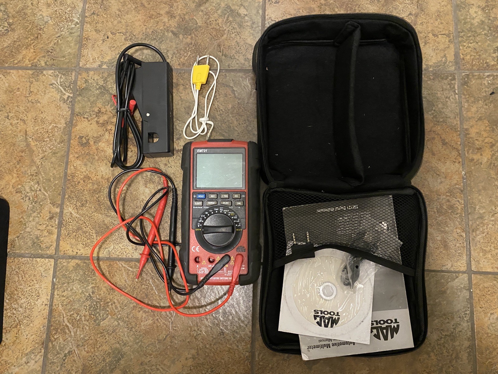 MAC Tools EM721 Cat III multimeter with inductive clamp, temperature probe DVOM