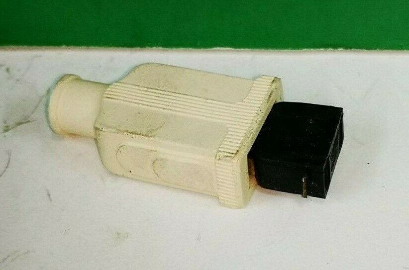 2-PK Female IVORY FLAT RUBBER CORD CONNECTOR 2P 2W 15A 125V Plug 1-15R NEW 86