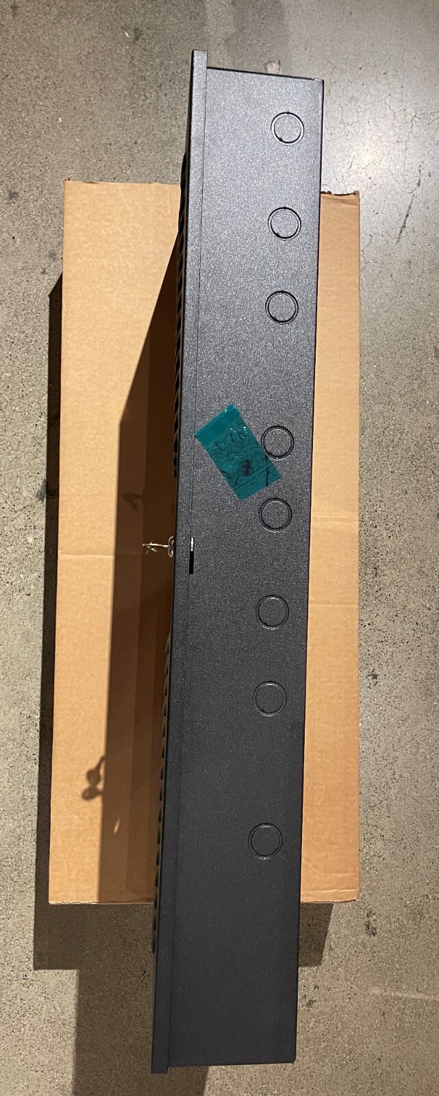 Siemens Locking Panel With Key, 5 3/4″ Deep 16″ Wide 40 1/2″ Tall S54339-A10-A1