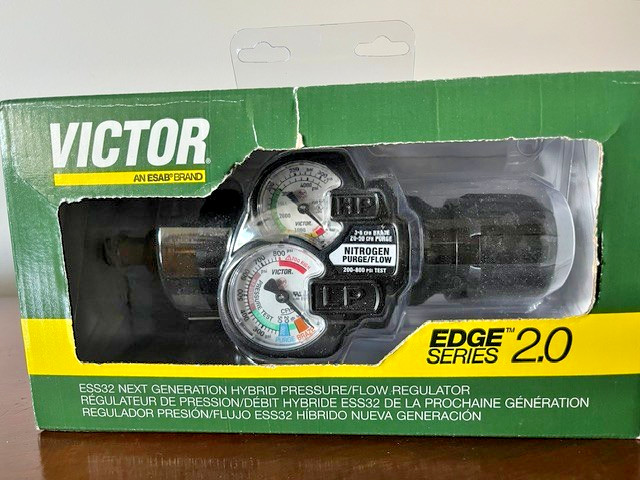 Victor Pressure Flow Hybrid Regulator CGA-580 tool-less connection ESS32-PFH-580