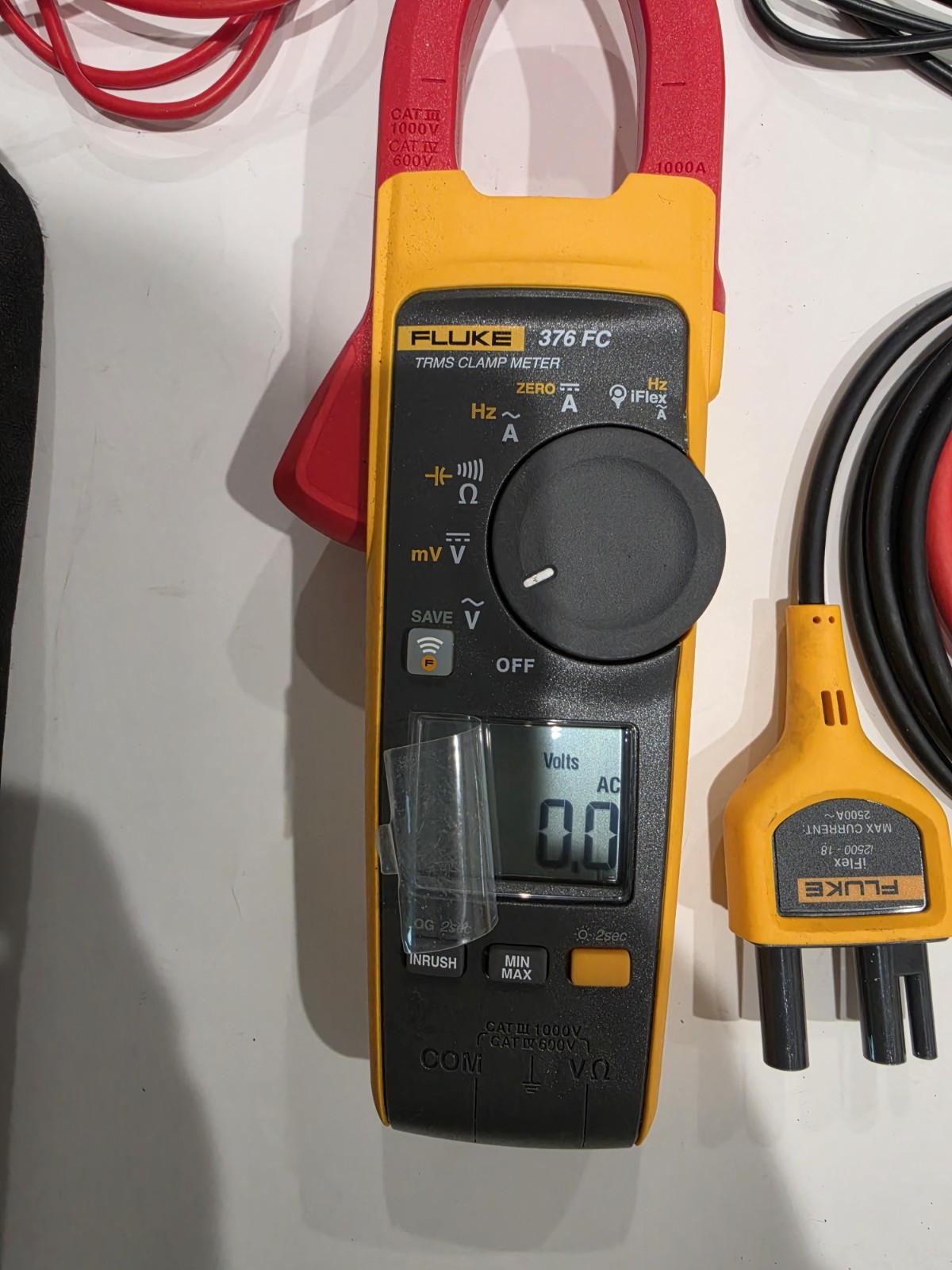 Fluke 376 FC True RMS Clamp Meter w/ iFlex, Leads, CAT III, 6000 Count, 1000V