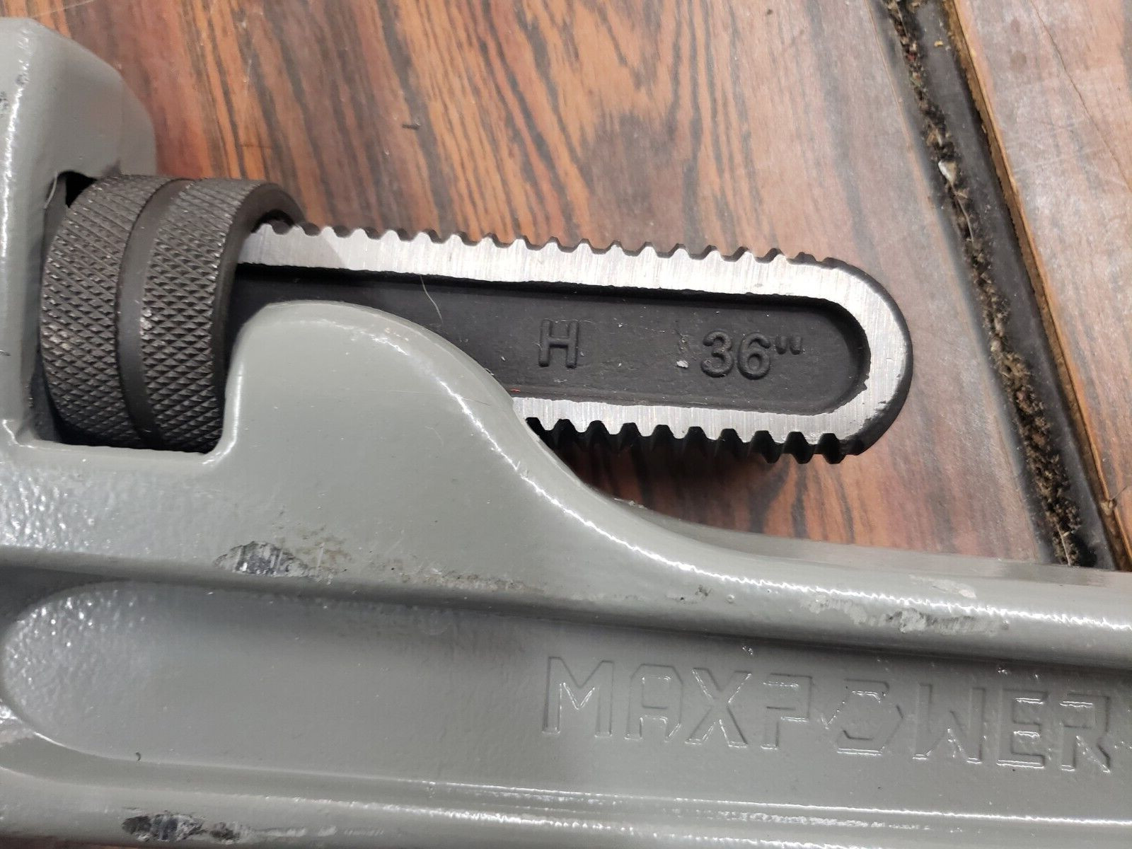 Maxpower 00117 Aluminum Pipe Wrench 36″ L 5″ Jaw Capacity