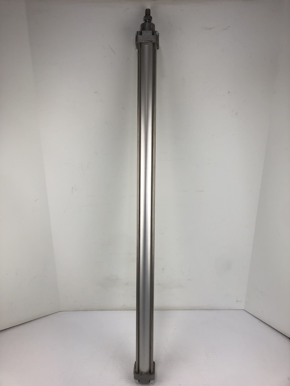 Festo DNG-1 5/8″-30″-PPV-A Pneumatic Cylinder
