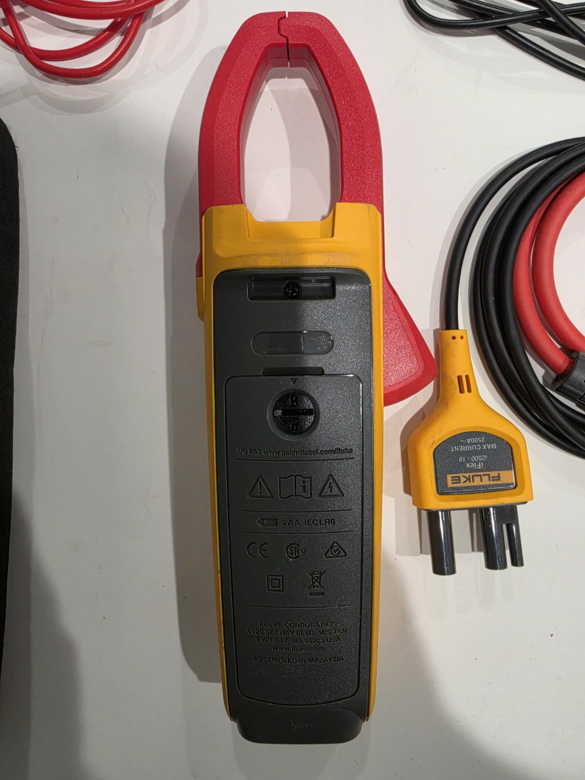 Fluke 376 FC True RMS Clamp Meter w/ iFlex, Leads, CAT III, 6000 Count, 1000V