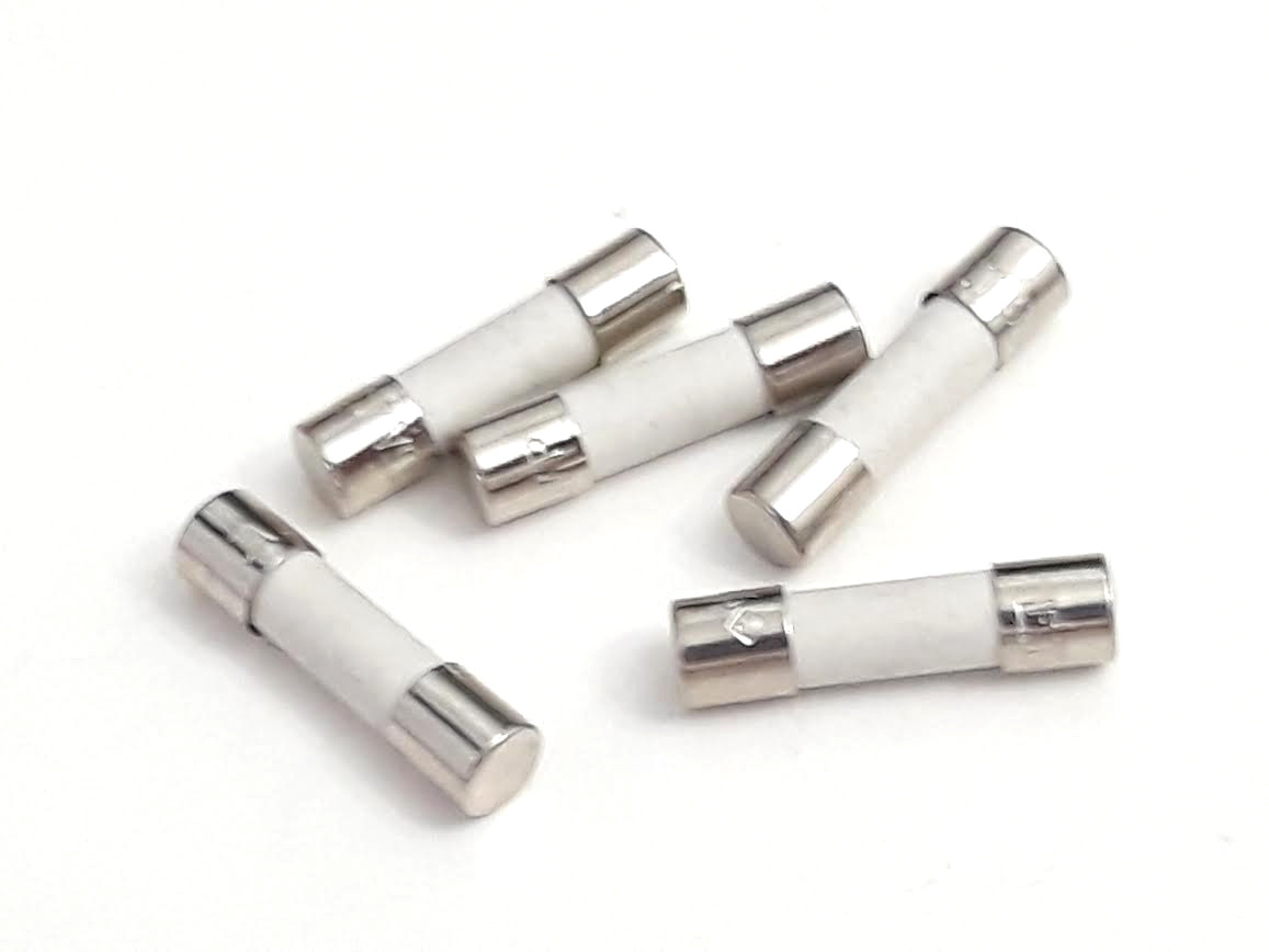 SET OF 5 T 15A 250V P T15A SLOW BLOW CERAMIC LF LITTELFUSE FUSES T15A250V P