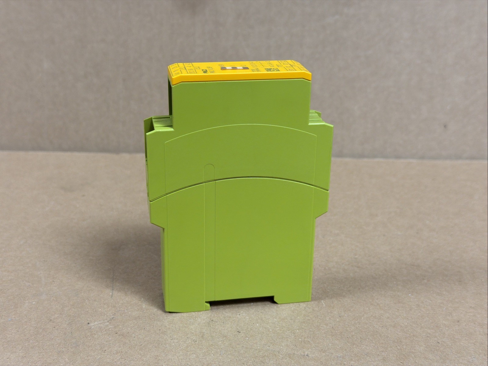 Pilz 777301 Safety Relay PNOZ X2.8P 24VACDC 3N/O 1N/C Mfg 2023 FAST SHIPPING