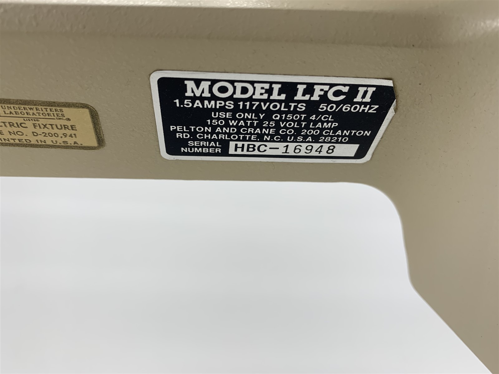 Pelton & Crane LFC II Dental Light – Beige