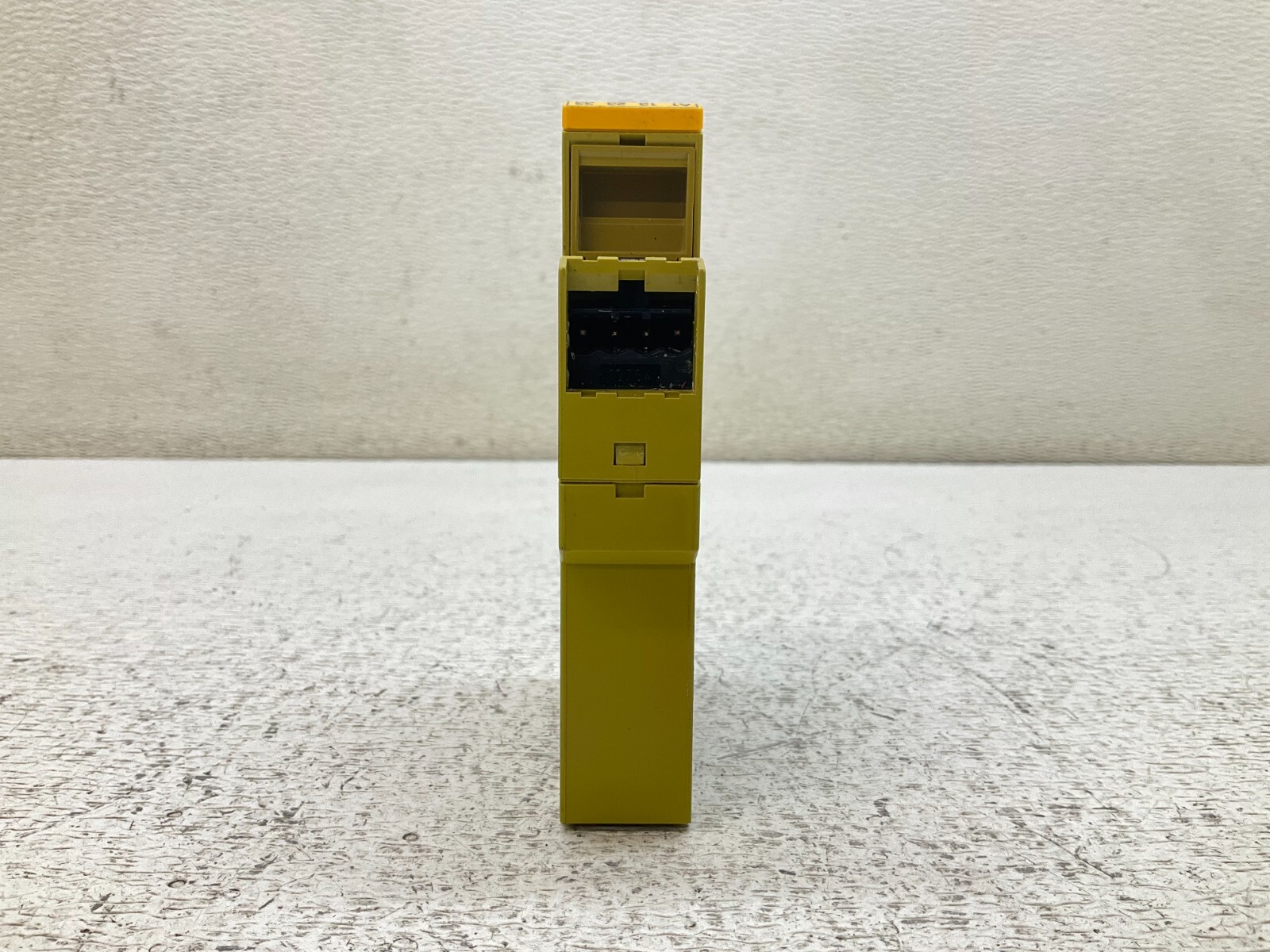Pilz PZE X4P 24VDC 4n/o 24 VDC Safety Relay 777585 (TSC)