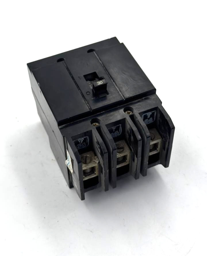 Circuit Breaker 30A | Made in Dominican Republic