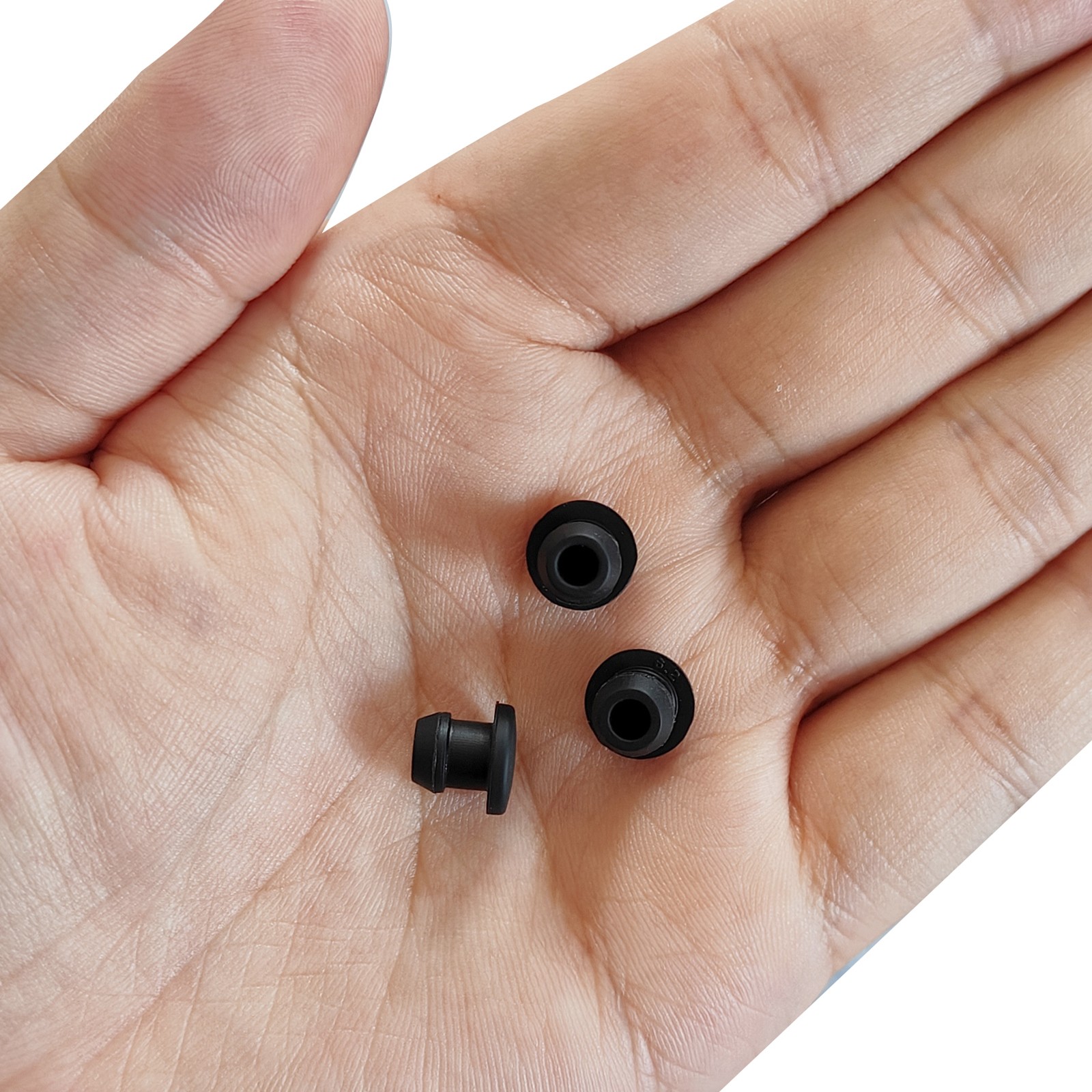 20pcs Silicone Hole Plugs Flush Type Panel Round Hole Plugs 7mm Diameter Black