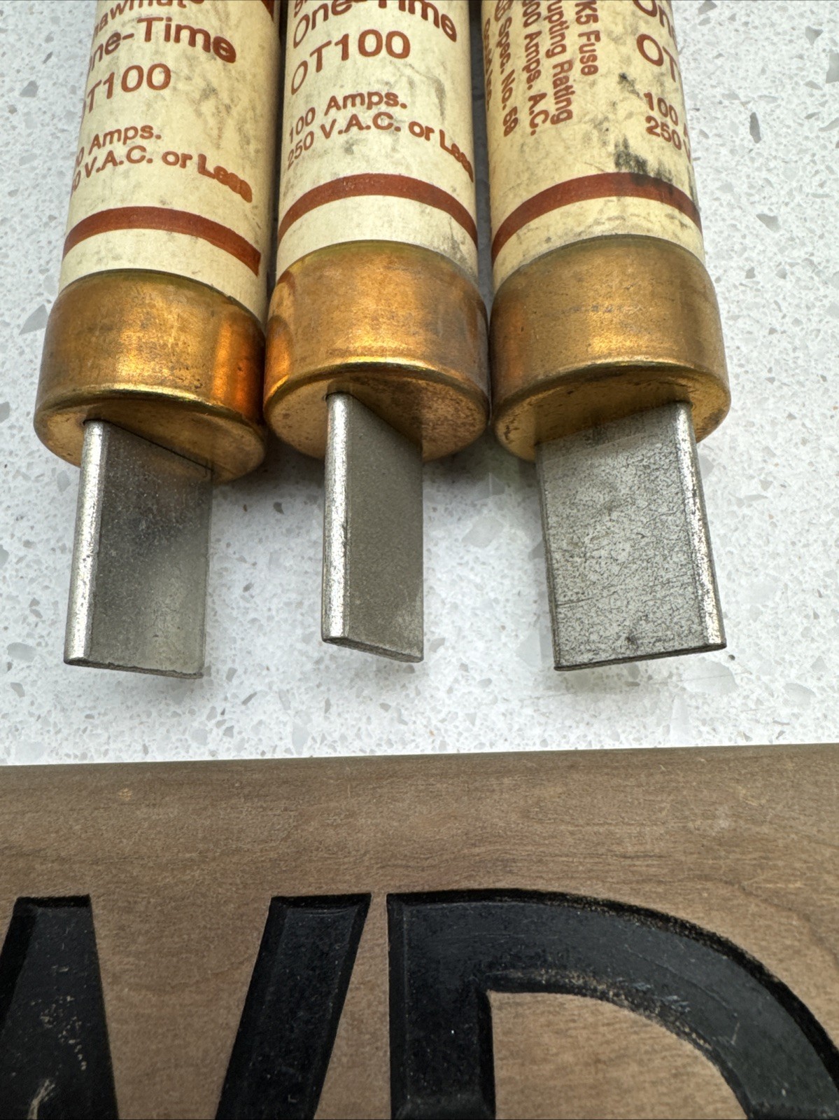 Ferraz Shawmut One-Time OT100 100Amp 250V AC or Less Class K5 Fuse LOT OF 3
