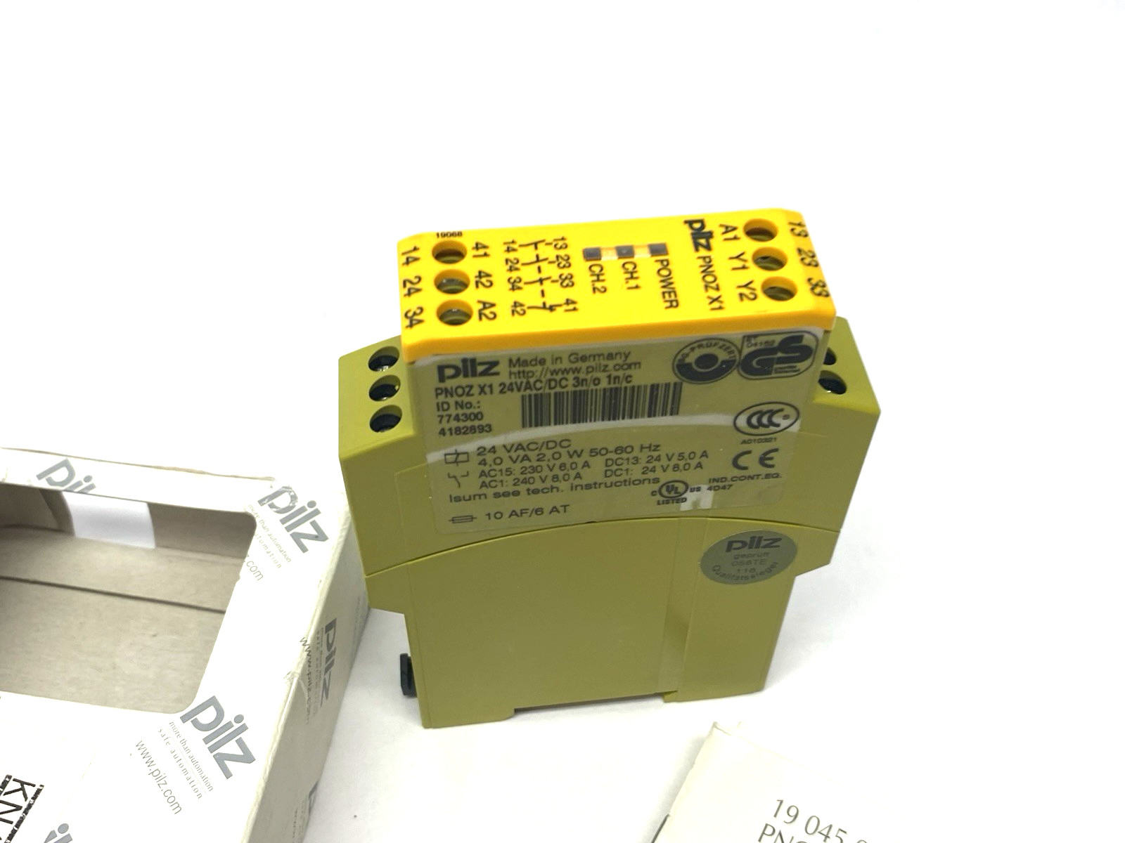 Pilz 774300 Safety Relay Standalone 1-Channel Input, PNOZ X1 24VAC/DC 3n/o 1n/c