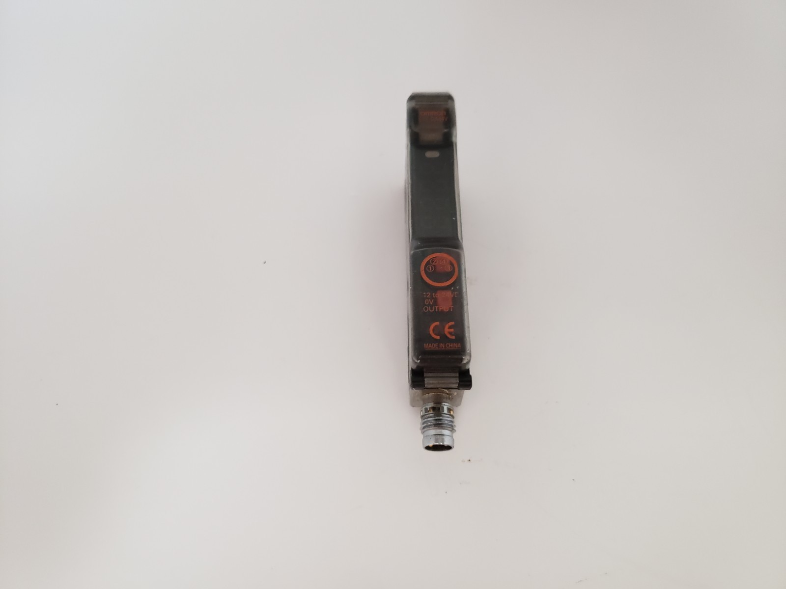 OMRON E3X-DA44V FIBER OPTIC AMPLIFIER 12-24VDC OV OUTPUT 4 PIN