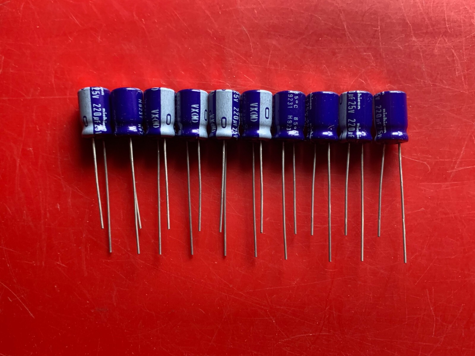 10x UVX1E221MPA NICHICON CAP Alum 220uF 25V 85′ 8×11.5 Radial