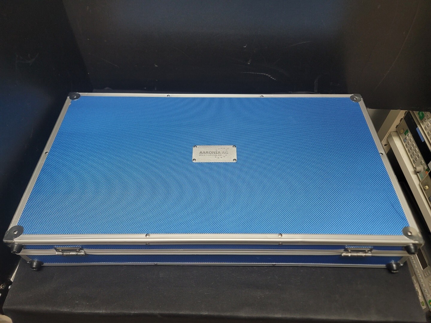 Aaronia HyperLOG 7040: 700MHz to 4GHz High-Performance EMC Antenna (5838)