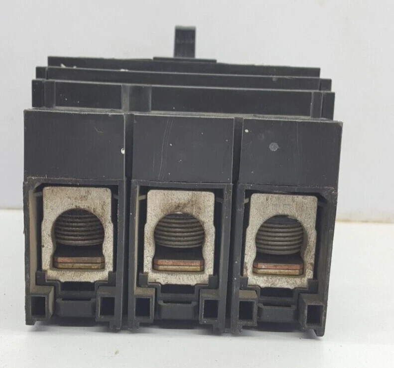 SQUARE D 3 POLE 175 AMPS JDA36175 CIRCUIT BREAEKR JDA