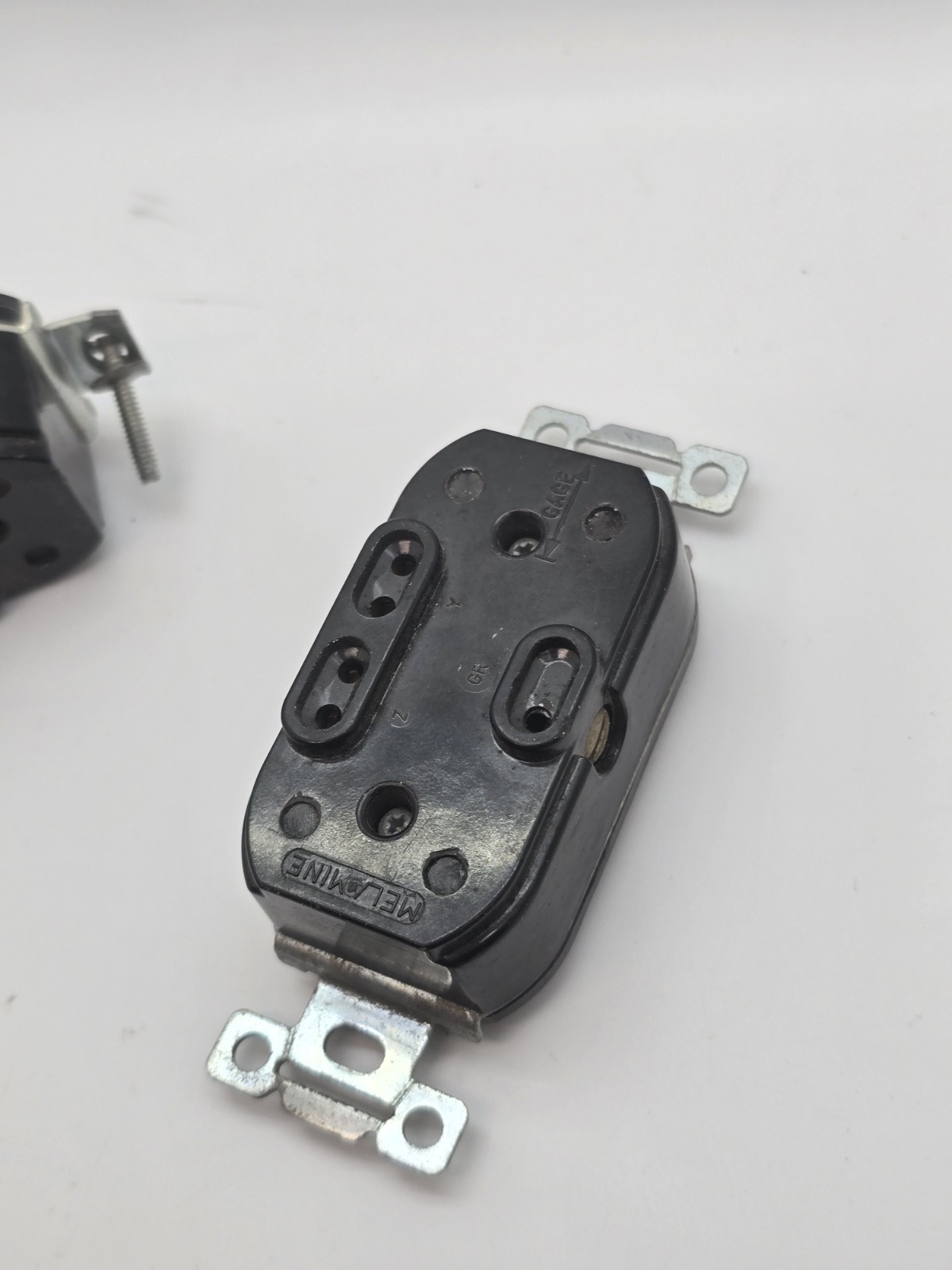 BRYANT 4700 Locking Nema L5-15 Duplex Receptale Black Back Wired 15A 125V 2pk