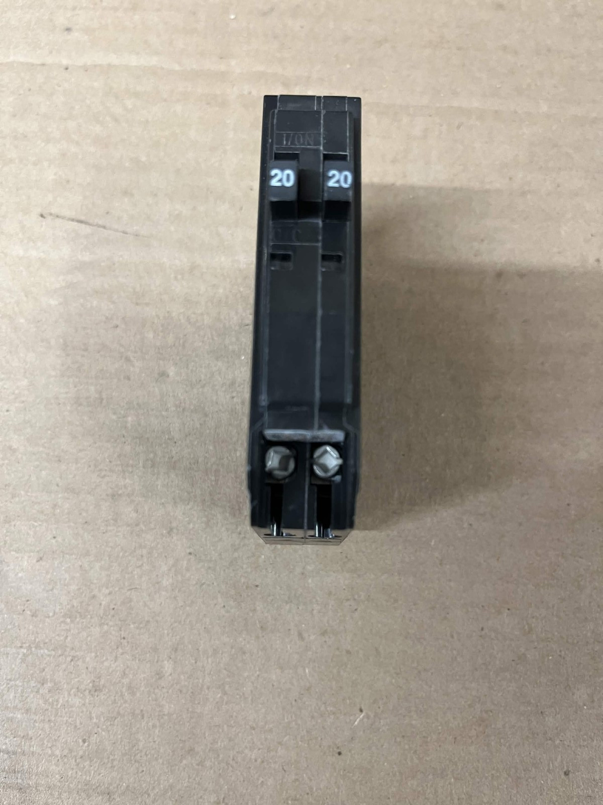 Square D QOT2020 2 Pole 20 Amp Tandem QOT Circuit Breaker Tested 20a Twin