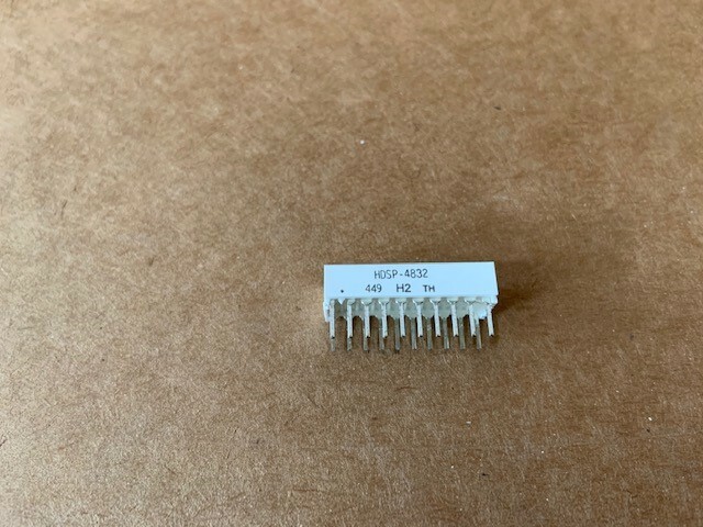 Avago HDSP-4832 LED Bar 10 Segments, Green, Yellow, Red, 2.1V 3.5mA, 15pcs