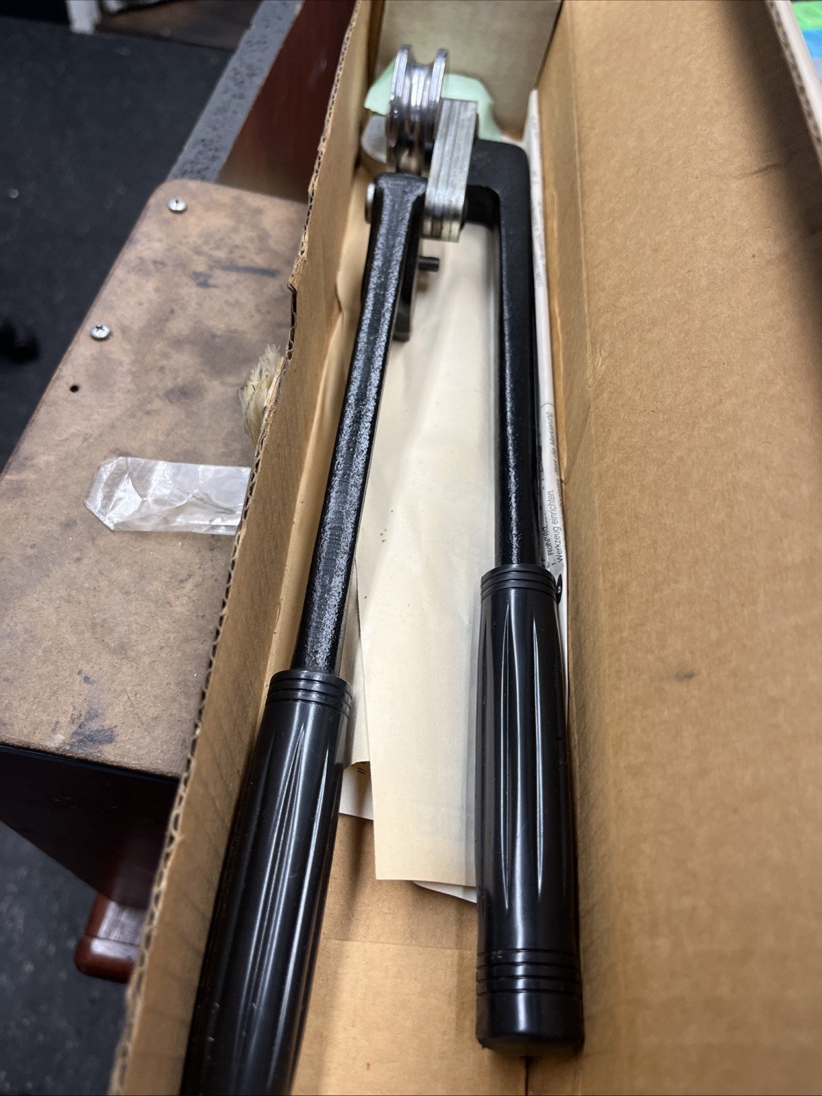 RIDGID 406 Manual Pipe & Tube Bender – Black