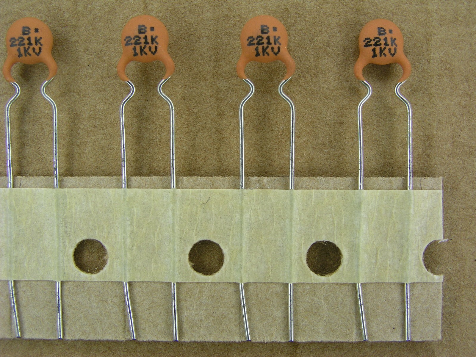 S01078 (10 Piece Lot) 220 pf 1000 volt 1KV 10% radial leaded ceramic capacitor