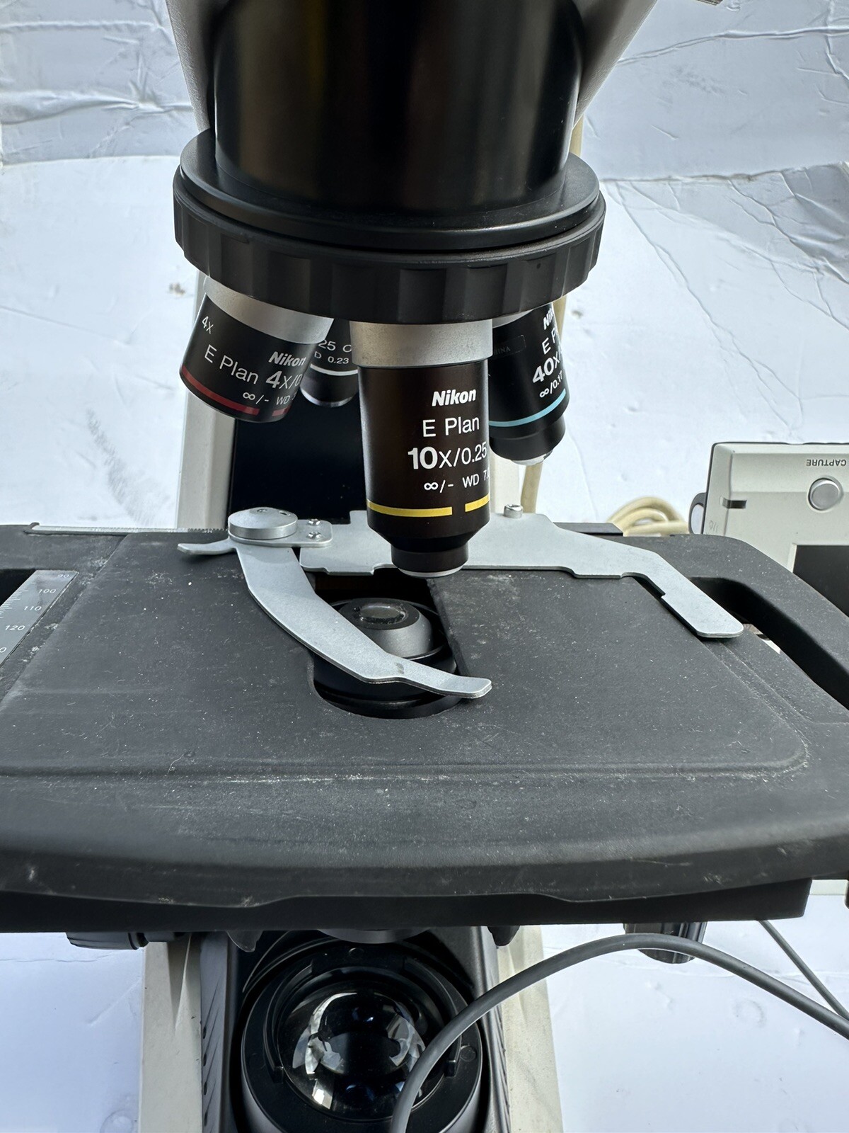 Nikon Eclipse E200 Trinocular Microscope With Camera And Monitor 4X 10X/40X/100X
