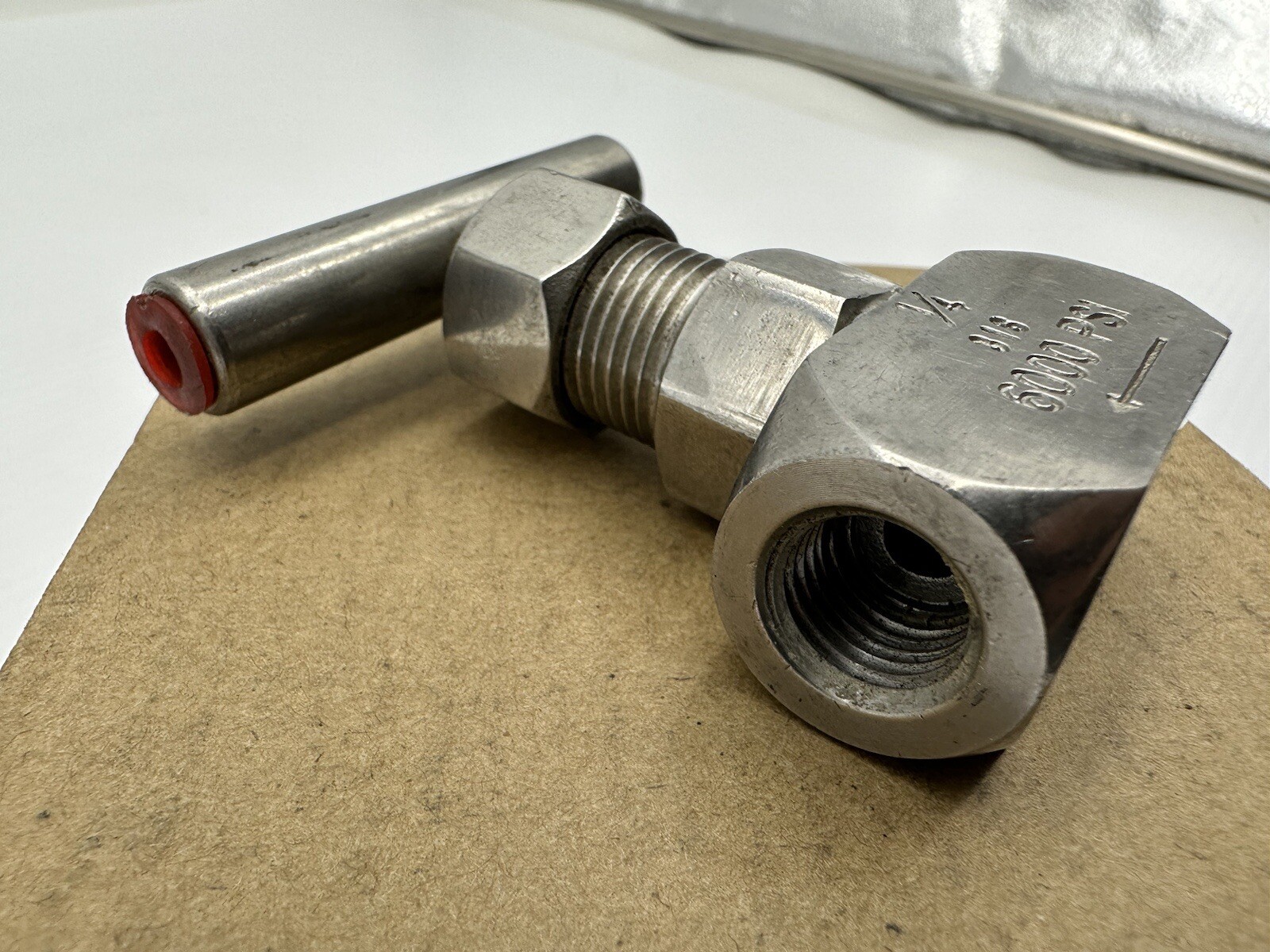 1/4″ FNPT 316ss Needle Valve Unknown Brand 6000 PSI Pre Owned