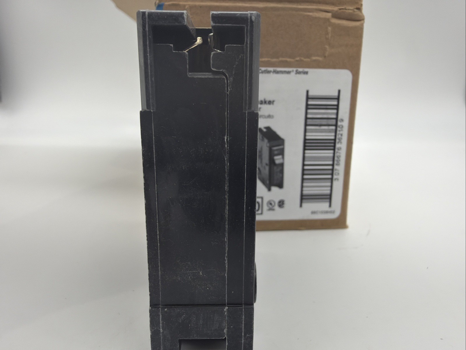 Box of 10 Eaton BR120 20A Single Pole Circuit Breakers NEW UL Listed