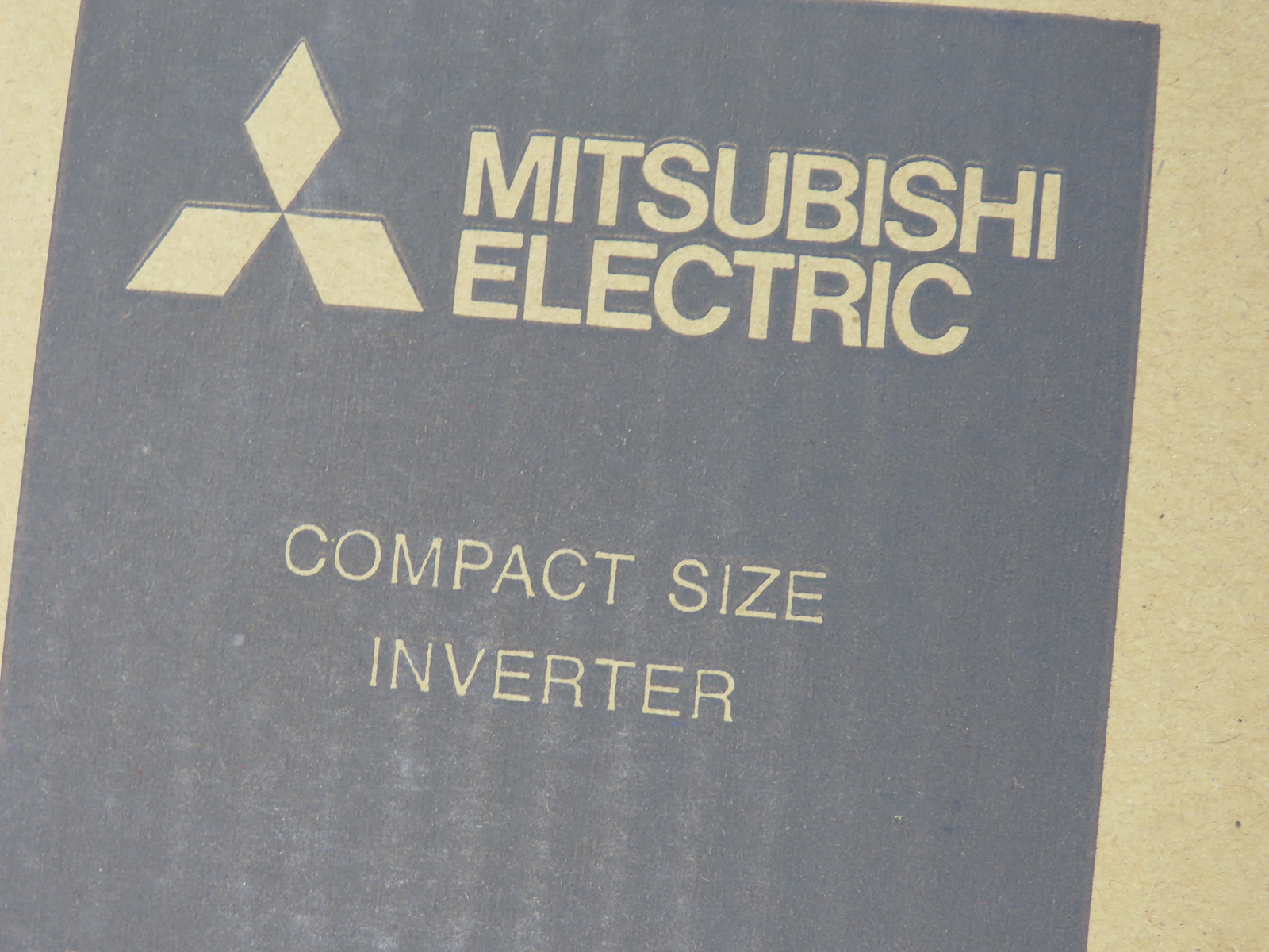 Mitsubishi Electric D700 FR-D720-042-W1 VFD AC Drive Inverter 3PH 200-240V 1HP