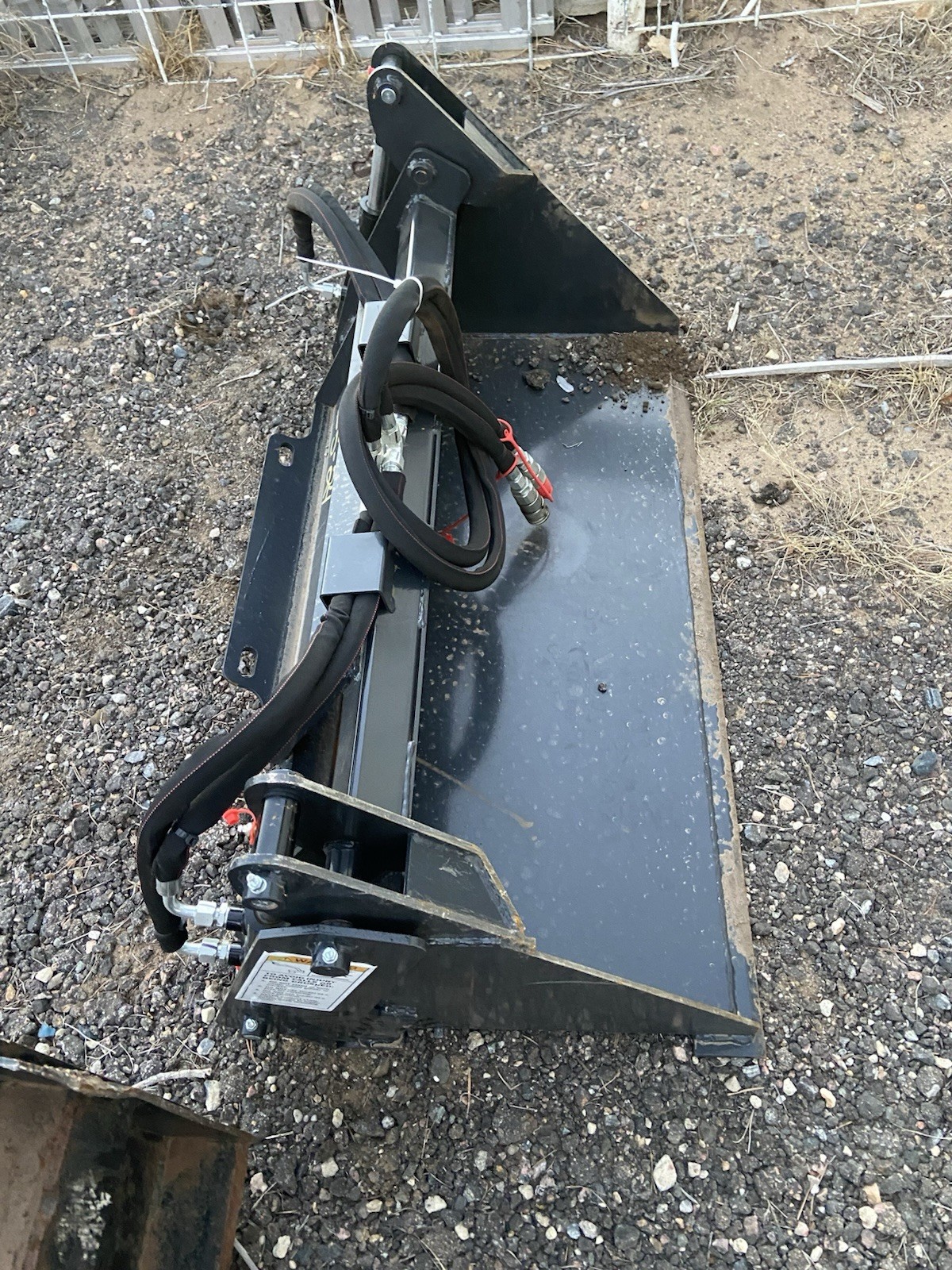 48″ Ditch Witch Boxer Combo New Mini Bucket 4 in 1 Landhonor Skid Steer Loader